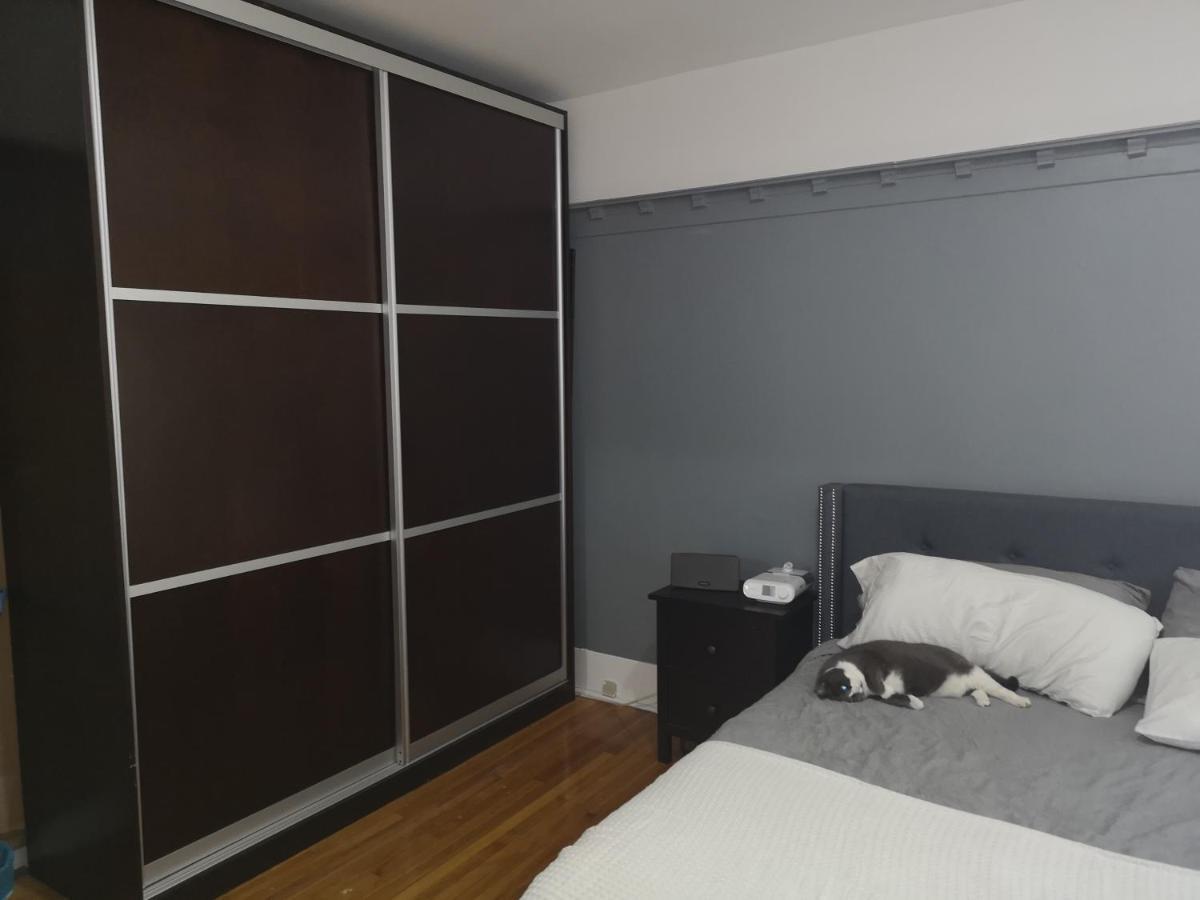Room With King Bed In Shared 3 Bedroom Downtown Montreal Exterior foto